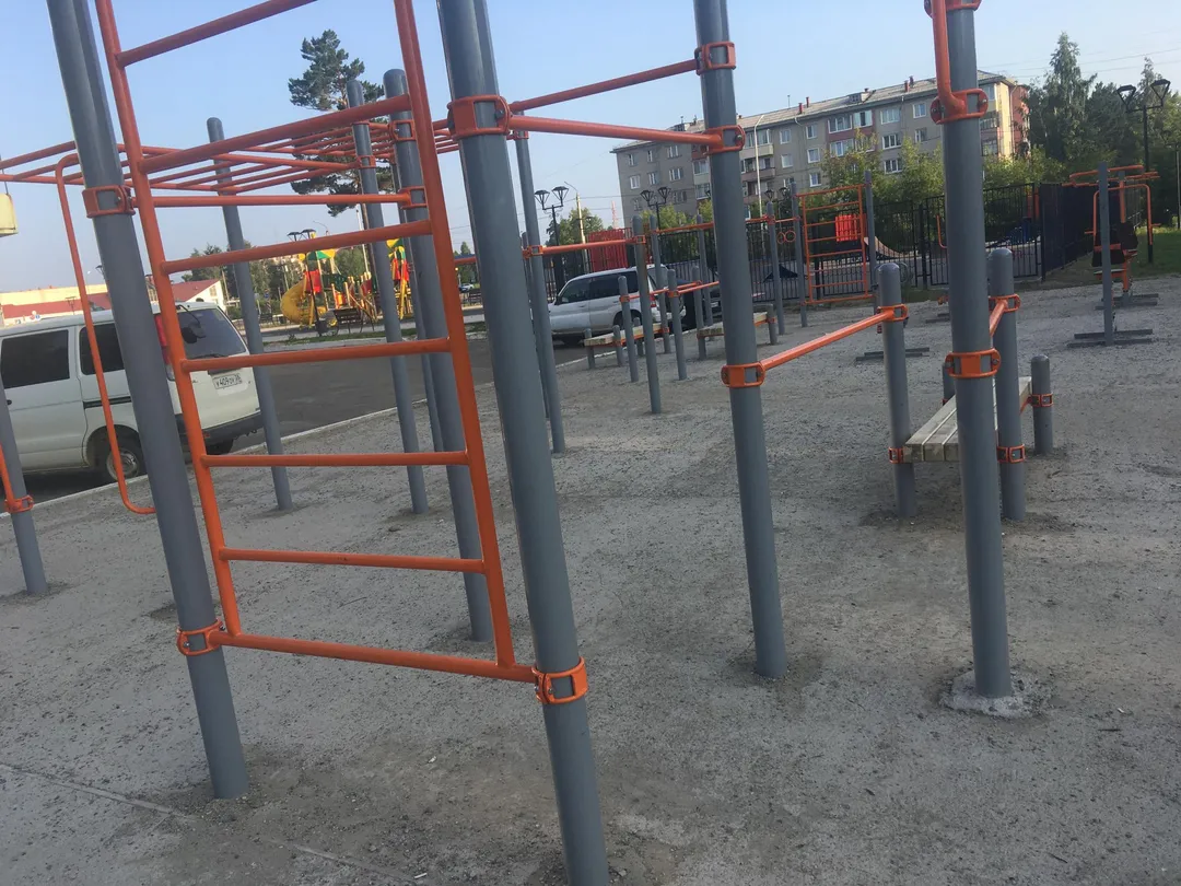 Barren bei Outdoor Gym in Ленинградский микрорайон, Саянск – Foto 2 von 5