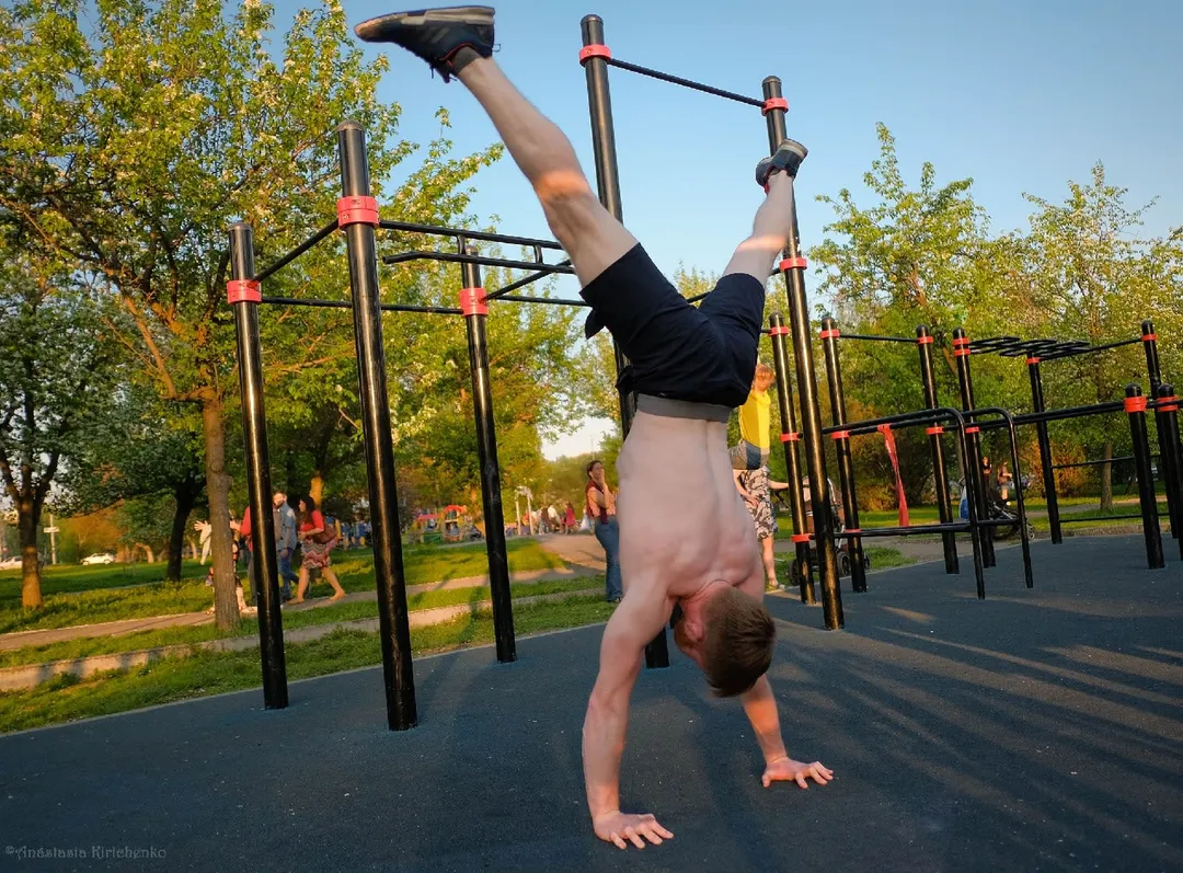 Bară de tracțiuni la Calisthenics Park at улица Николая Никонова, Екатеринбург – fotografia 1 din 1
