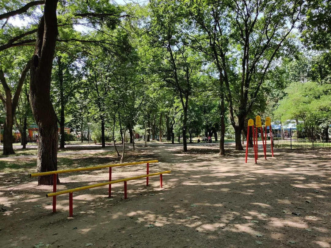 Klimmzugstange bei Calisthenics Park at вулиця Героїв Крут, Одеса – Foto 1 von 5