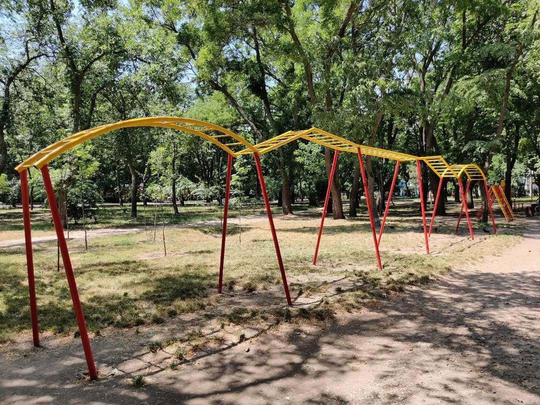 Hangelstange bei Calisthenics Park at вулиця Героїв Крут, Одеса – Foto 3 von 5