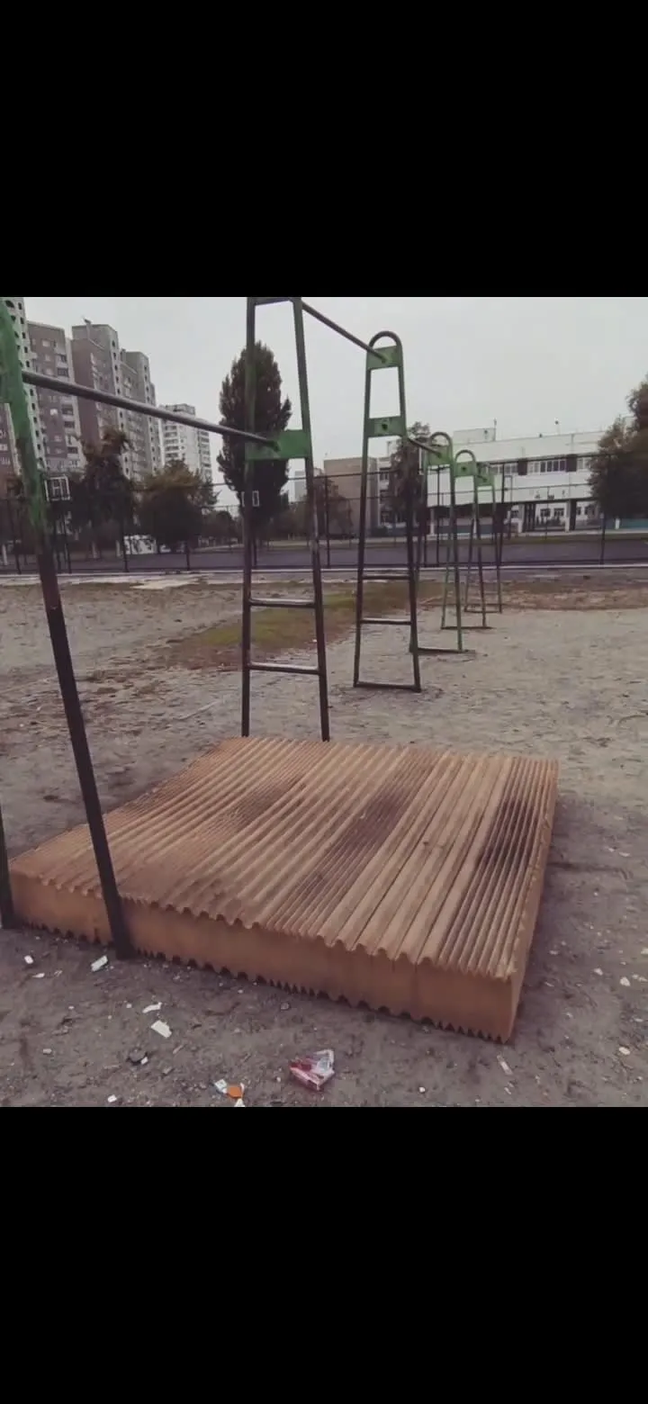 Klimmzugstange bei Calisthenics Park at Сквер імені В'ячеслава Веремія, Київ – Foto 1 von 1