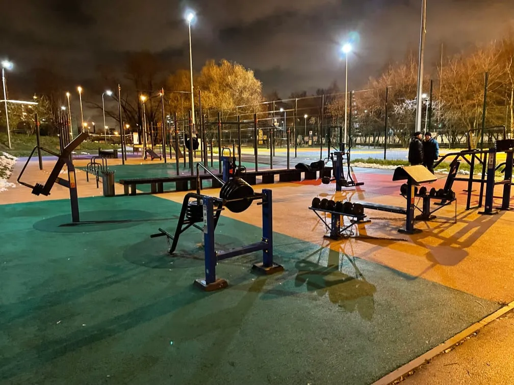 Pull Up Bar at Calisthenics Park at набережная Говорухина, Москва – photo 1 of 3