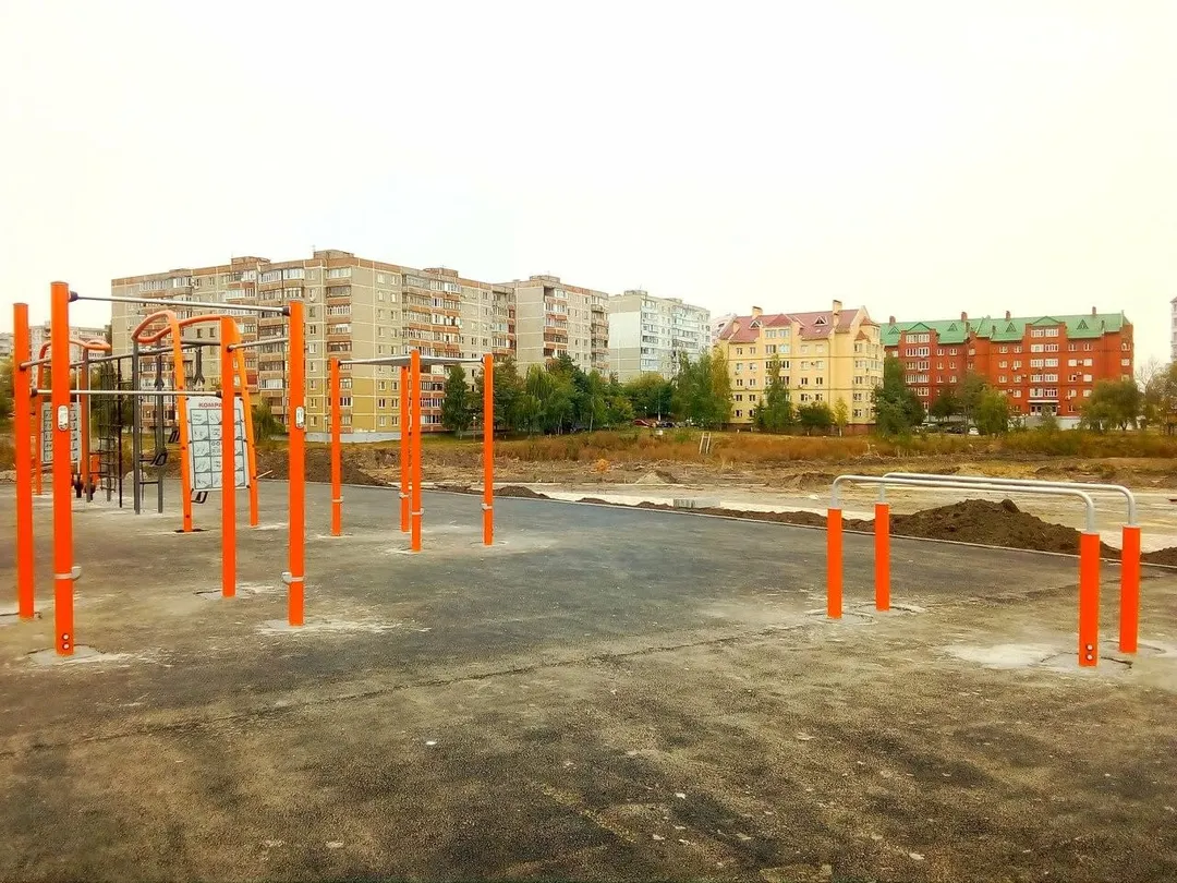 Parallel Gym Bars at Calisthenics Park at Спортивная площадка, Старый Оскол – photo 6 of 7