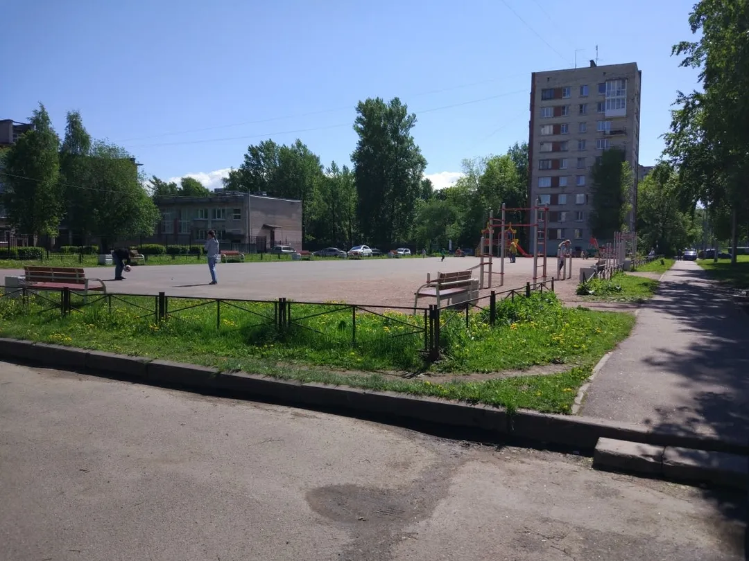 Liegestützgriffe bei Calisthenics Park at проспект Металлистов, Санкт-Петербург – Foto 6 von 7