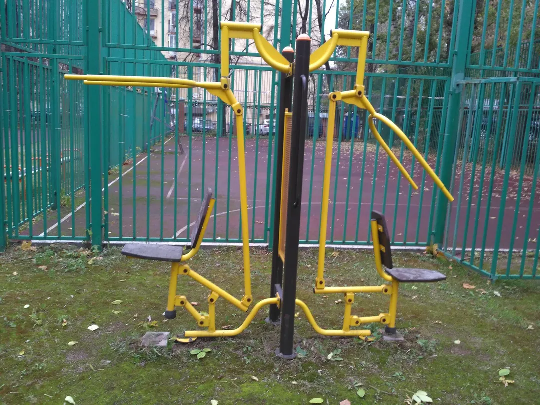 Bară de tracțiuni la Calisthenics Park at улица Орджоникидзе, Москва #wp2700 – fotografia 5 din 7