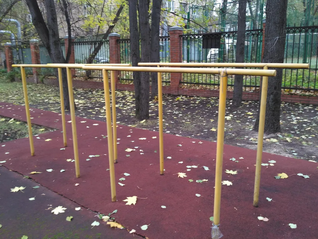 Bârnă de echilibru la Calisthenics Park at улица Орджоникидзе, Москва #wp2700 – fotografia 2 din 7