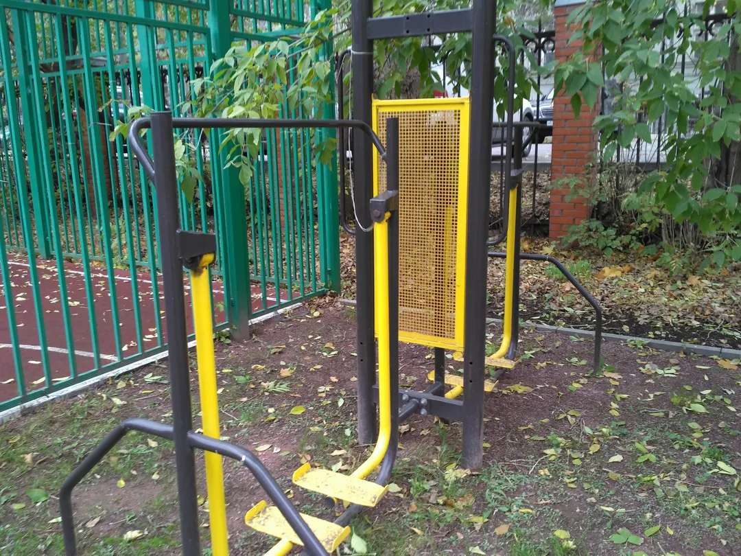 Bârnă de echilibru la Calisthenics Park at улица Орджоникидзе, Москва #wp2700 – fotografia 6 din 7