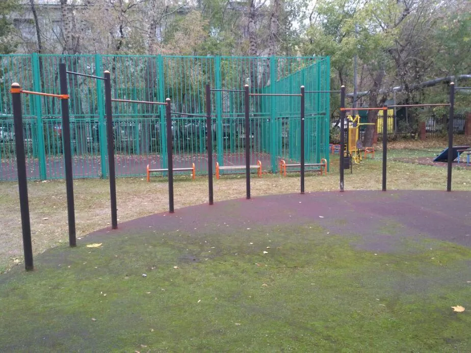 Bară de tracțiuni la Calisthenics Park at улица Орджоникидзе, Москва #wp2700 – fotografia 1 din 7