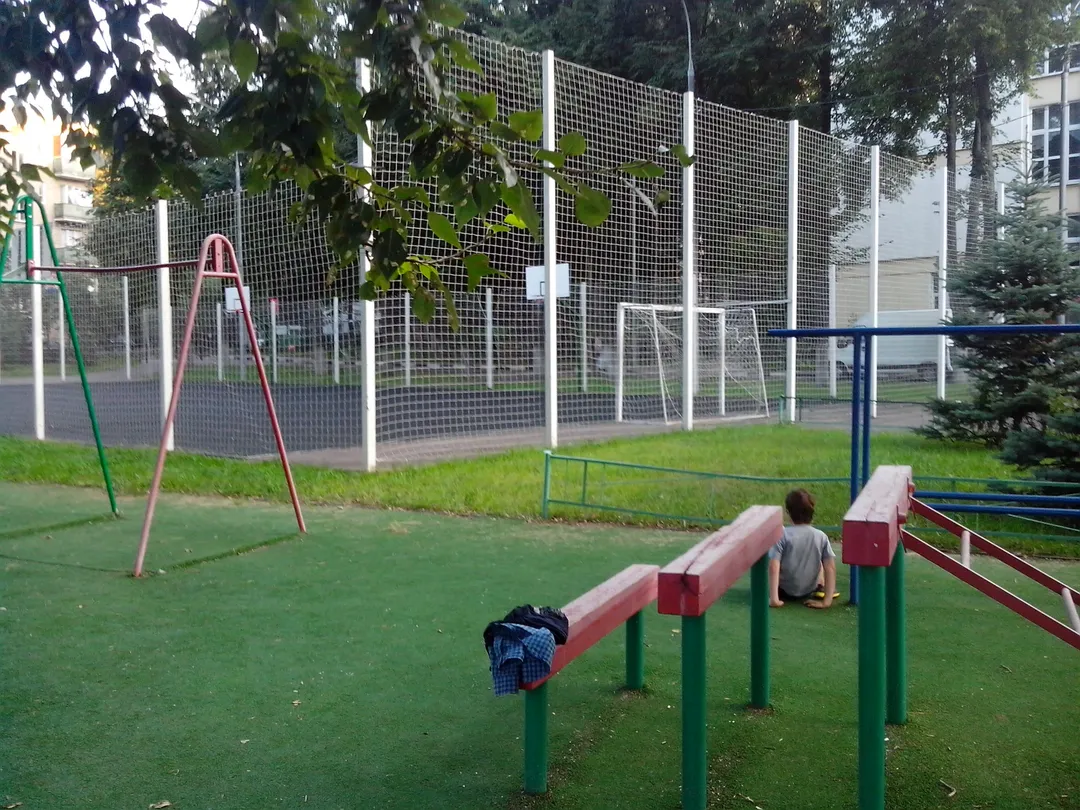 Parallele presso Calisthenics Park at улица Дмитрия Ульянова, Москва #wp2706 – foto 2 di 2