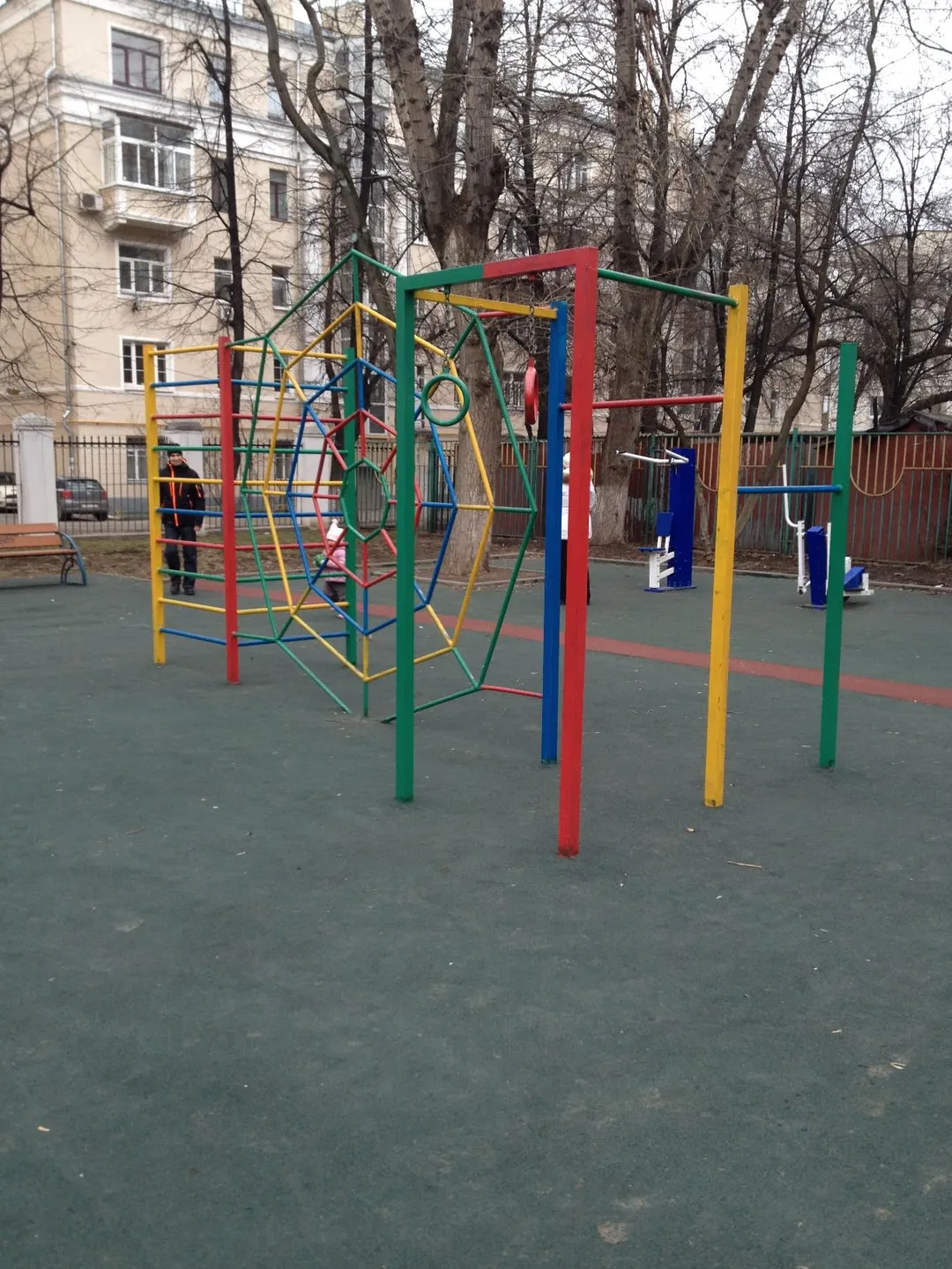 Bară de tracțiuni la Calisthenics Park at Татарская улица, Москва – fotografia 1 din 1