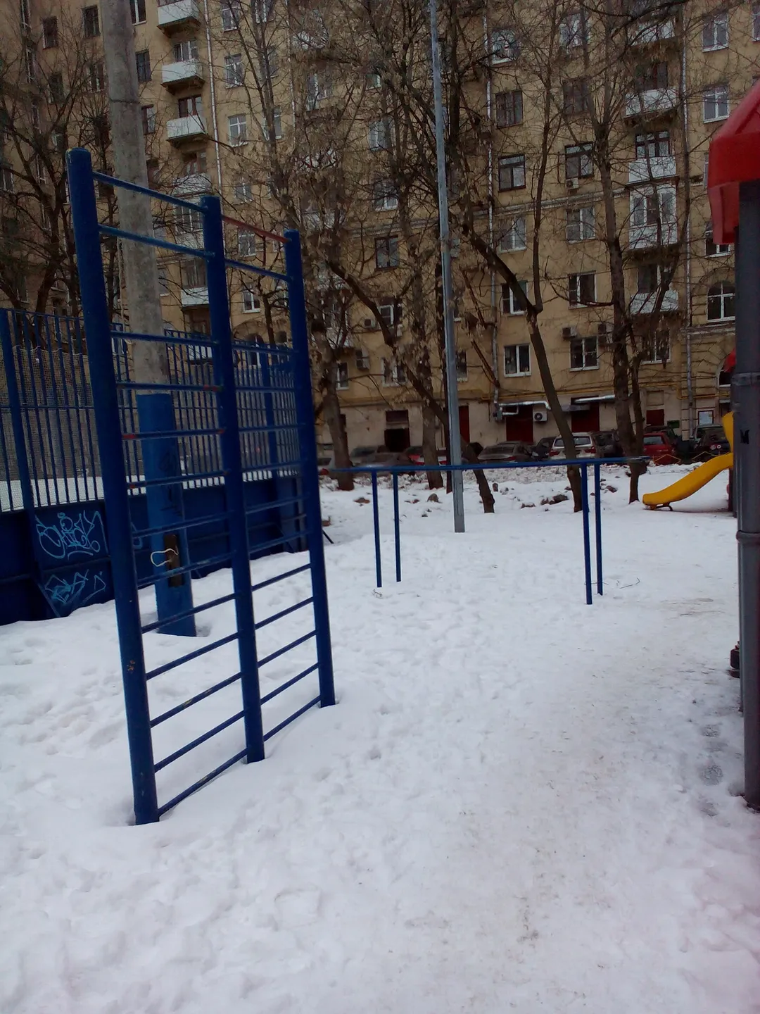 Cross Country Skier at Calisthenics Park at Большая Дорогомиловская улица, Москва – photo 5 of 6