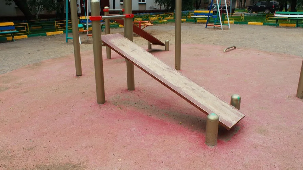 Bară de tracțiuni la Calisthenics Park at Большая Серпуховская улица, Москва – fotografia 1 din 6