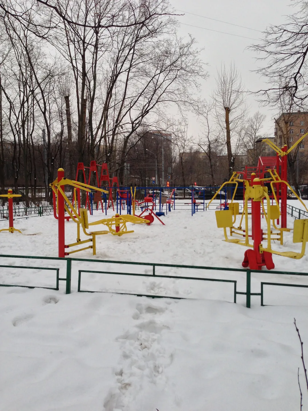 Barre de traction à Calisthenics Park at улица Алабяна, Москва – photo 1 sur 1