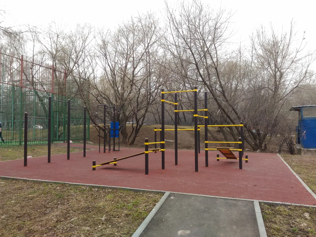 Bare paralele la Calisthenics Park at улица Архитектора Власова, Москва #wp2720 – fotografia 2 din 2