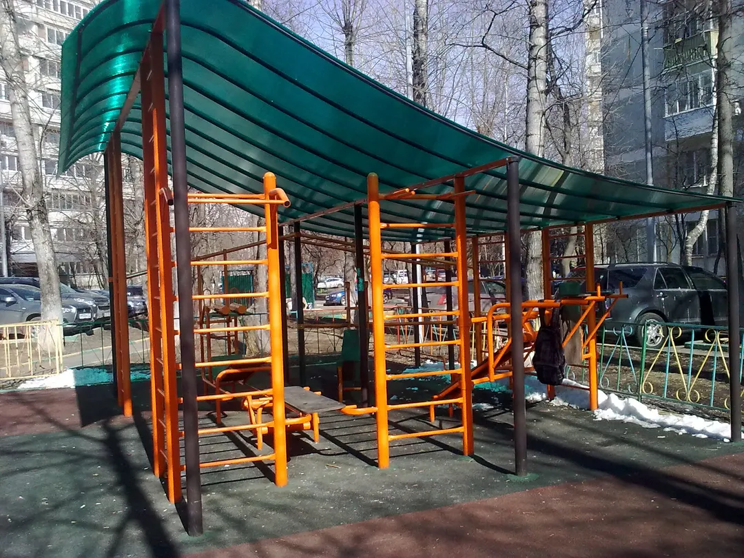 Bară de tracțiuni la Calisthenics Park at улица Крупской, Москва – fotografia 1 din 1