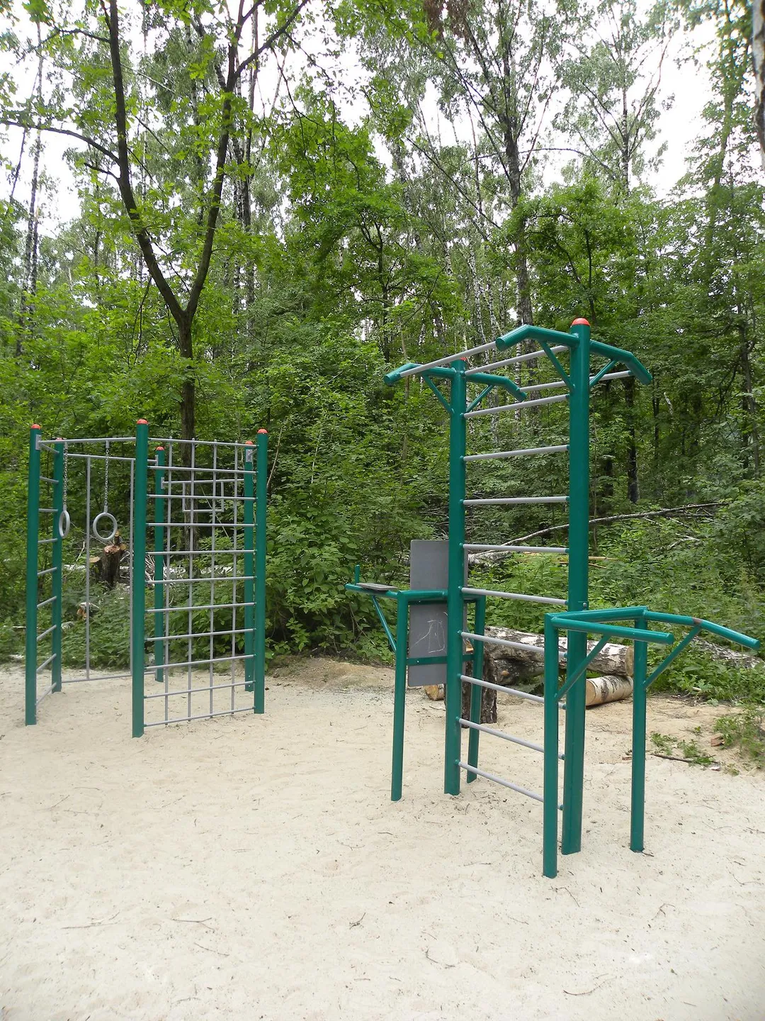 Pull Up Bar at Calisthenics Park at Балаклавский проспект, Москва #wp2723 – photo 1 of 3