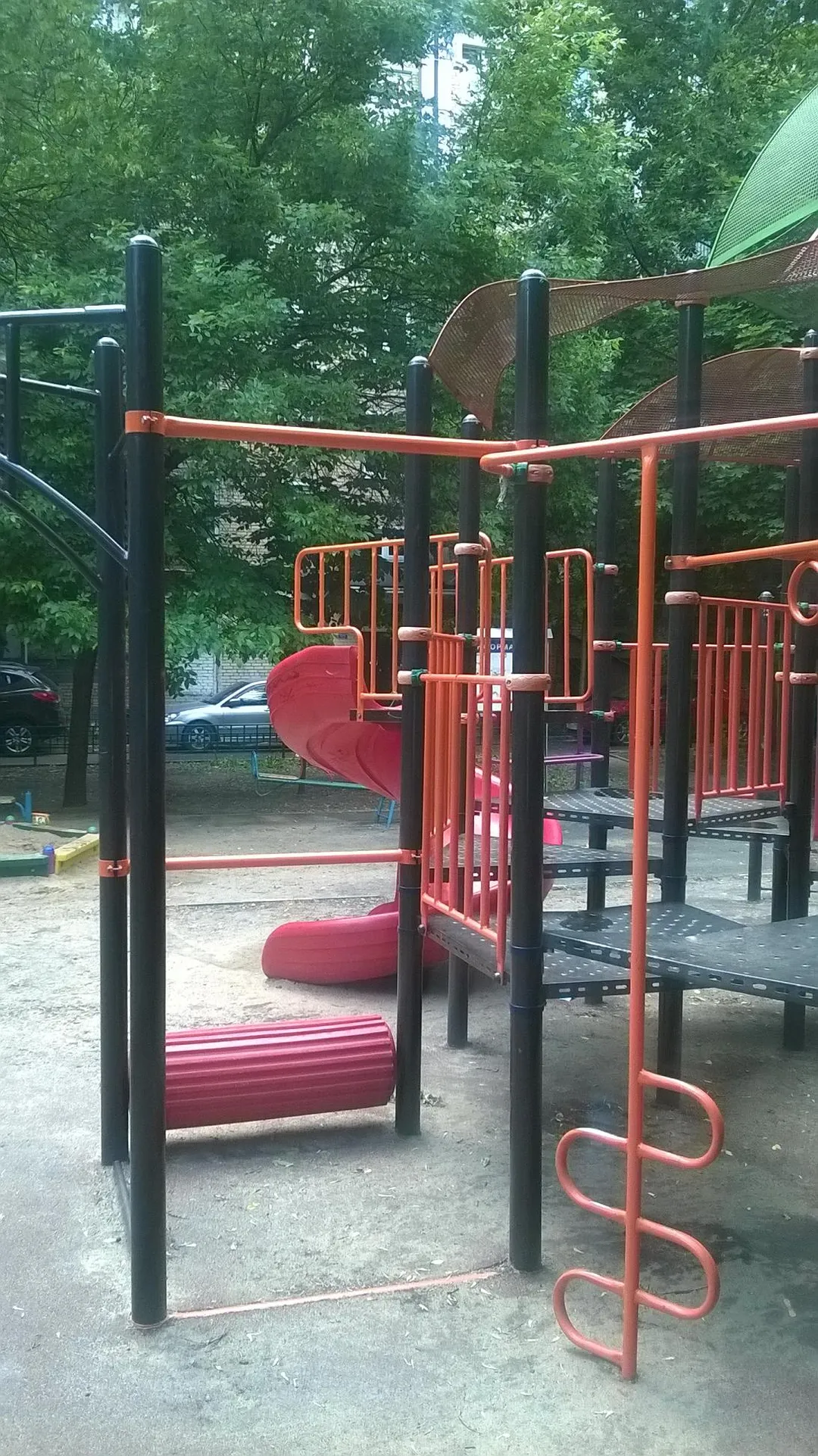 Espalderas en Calisthenics Park at Банный переулок, Москва – foto 3 de 3