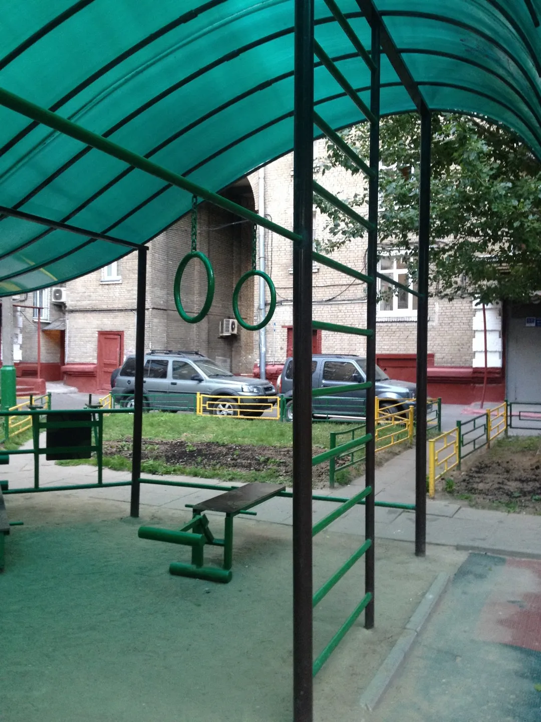 Monkey Bars at Calisthenics Park at Профсоюзная улица, Москва #wp2747 – photo 9 of 11