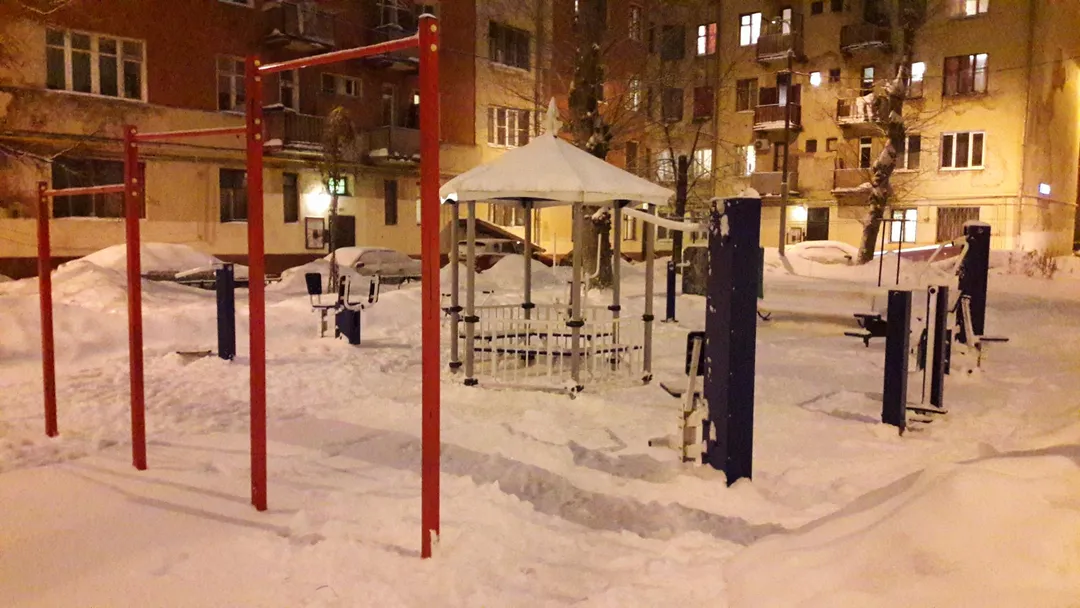 Barre de traction à Calisthenics Park at Большая Почтовая улица, Москва – photo 1 sur 1