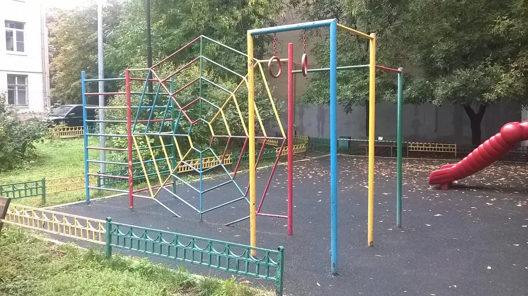 Barre de traction à Calisthenics Park at Банный переулок, Москва #wp2756 – photo 1 sur 2