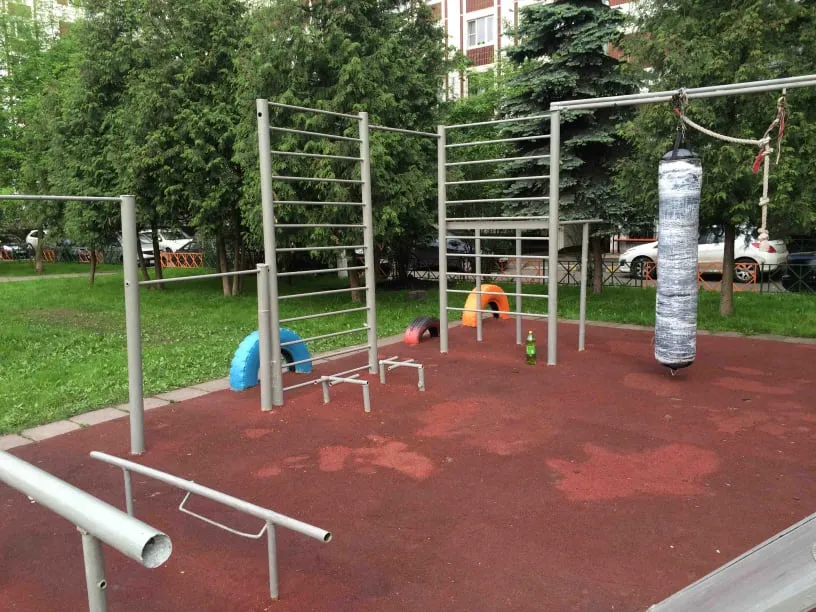 Parallel Gym Bars at Calisthenics Park at Балаклавский проспект, Москва #wp2759 – photo 2 of 2
