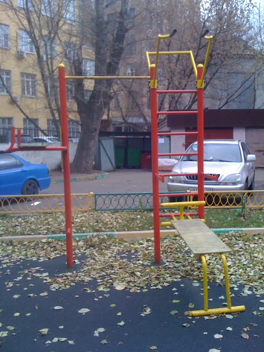 Pull Up Bar at Calisthenics Park at Красноказарменная улица, Москва – photo 8 of 9