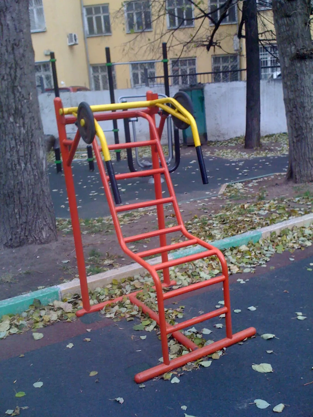 Wall Bars at Calisthenics Park at Красноказарменная улица, Москва – photo 4 of 9