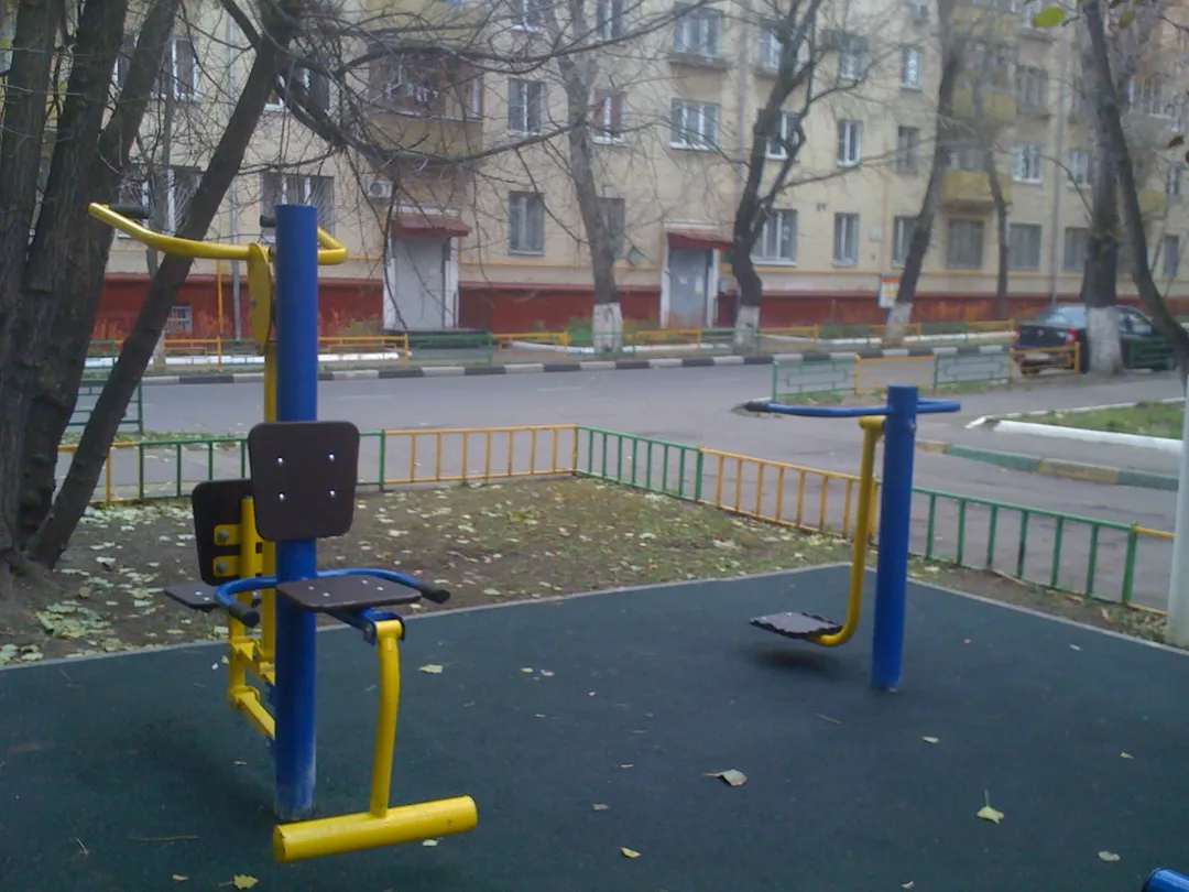 Parallele presso Calisthenics Park at Ухтомская улица, Москва #wp2766 – foto 2 di 2