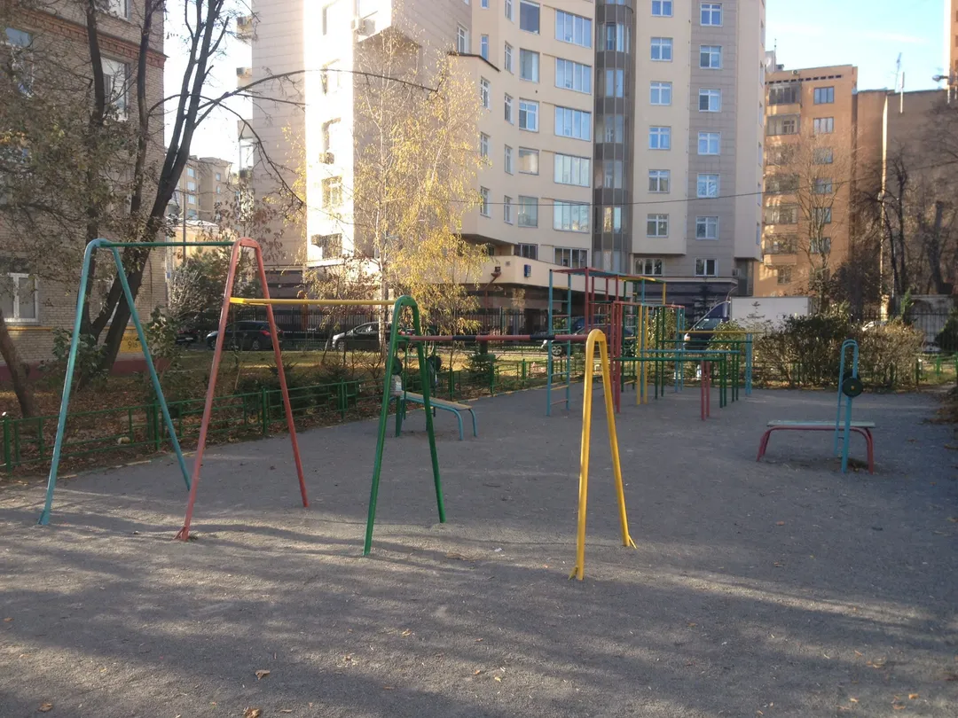 Турнік на майданчику Calisthenics Park at Оболенский переулок, Москва – фото 1 з 5