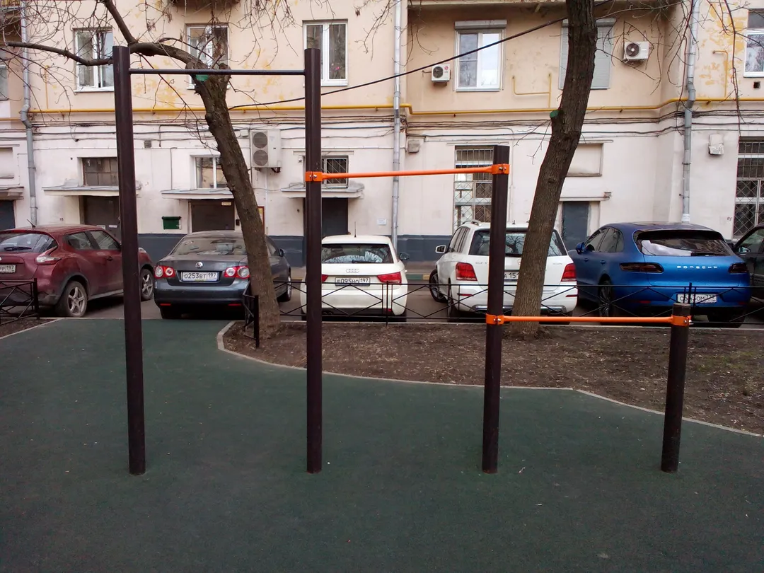 Barra de Dominadas en Calisthenics Park at Кутузовский проспект, Москва #wp2769 – foto 1 de 4