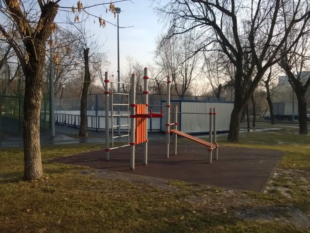 Bare paralele la Calisthenics Park at Новый проезд, Москва – fotografia 2 din 2