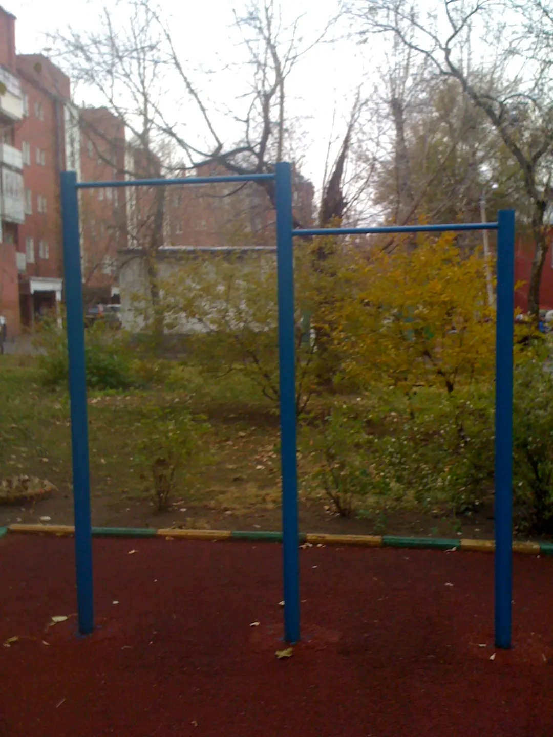 Parallele presso Calisthenics Park at Малая Семёновская улица, Москва – foto 2 di 2