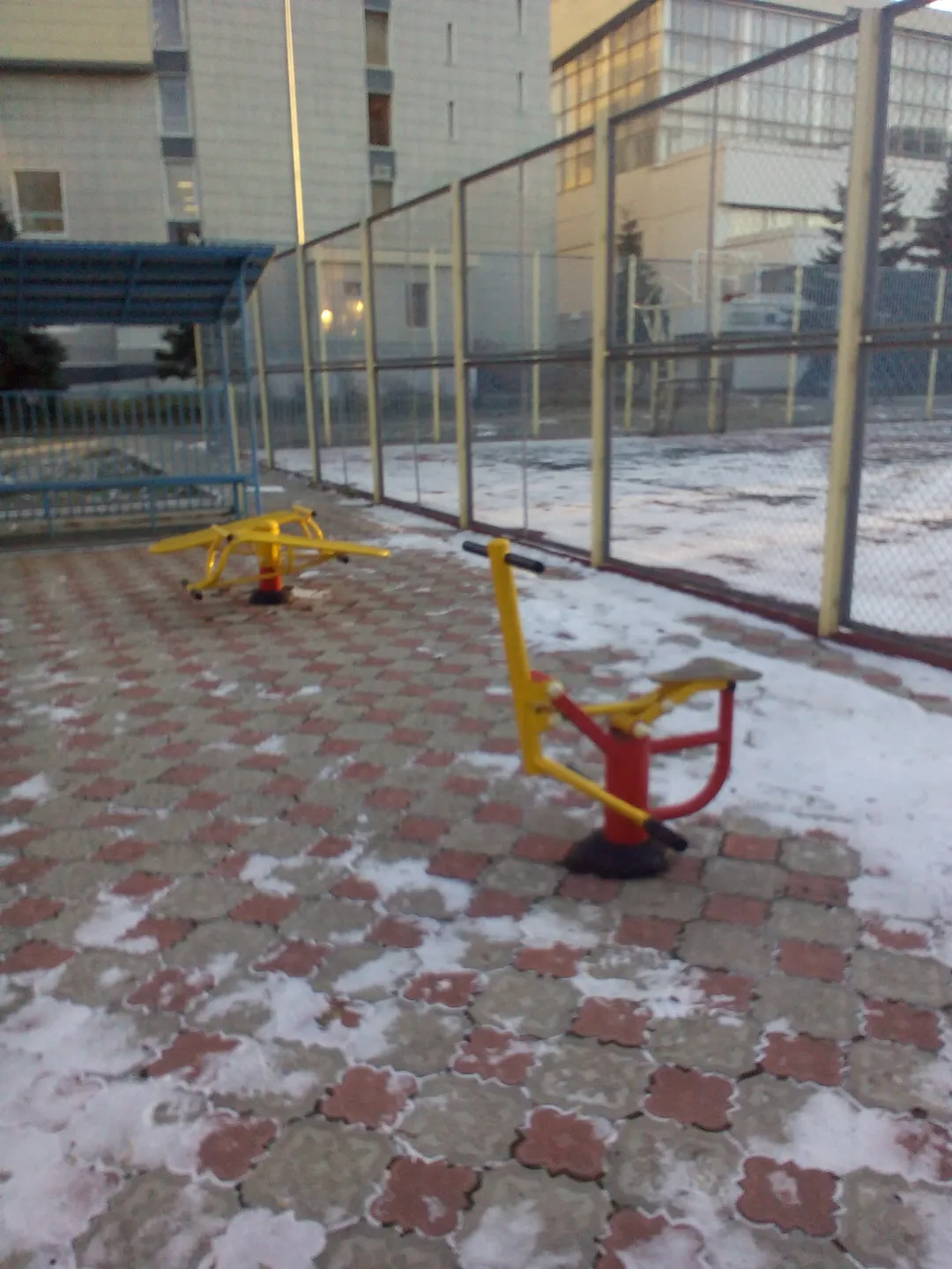 Sbarra per trazioni presso Calisthenics Park at улица Новая Дорога, Москва #wp2789 – foto 1 di 6
