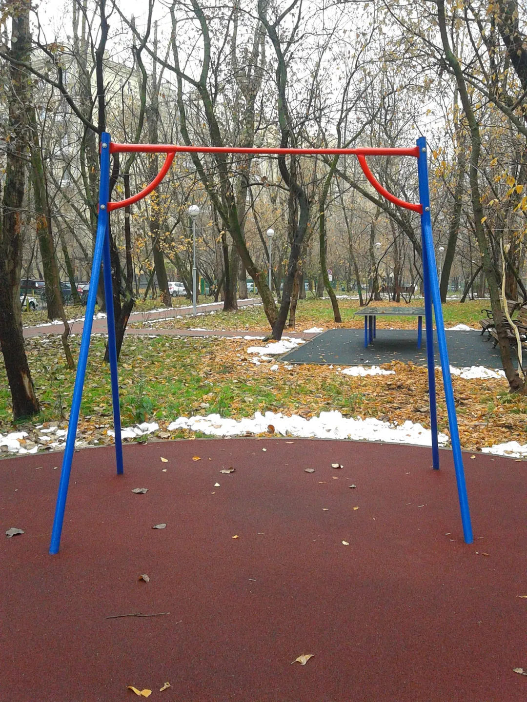 Sbarra per trazioni presso Calisthenics Park at улица Академика Ермольевой, Москва – foto 1 di 4