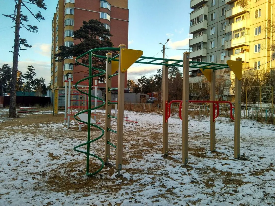 Maniglie per piegamenti presso Outdoor Gym in Центральный район, Чита #wp2801 – foto 5 di 6