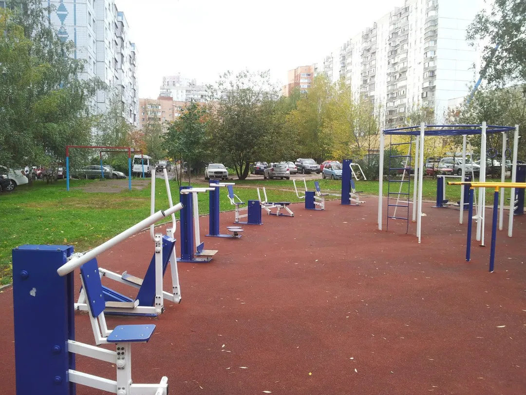 Pull Up Bar at Calisthenics Park at улица Бабакина, Химки – photo 1 of 3