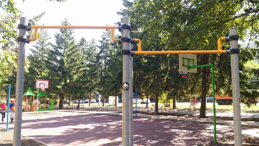 Barre de traction à Calisthenics Park at улица Ленина, Ставрополь – photo 1 sur 1