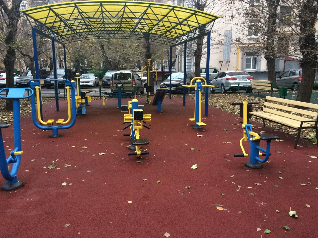 Повітряний лижник на майданчику Calisthenics Park at улица Алабяна, Москва #wp2811 – фото 4 з 5