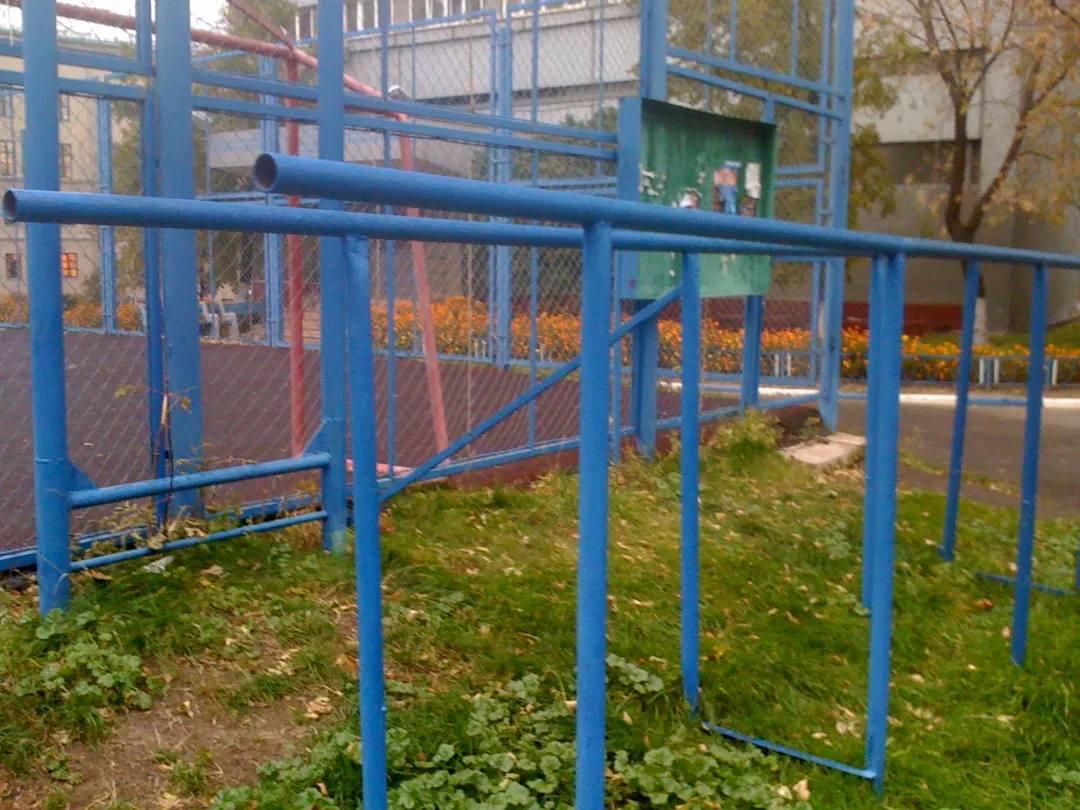 Barres parallèles à Calisthenics Park at Малая Семёновская улица, Москва #wp2826 – photo 2 sur 4