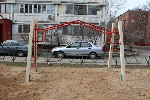 Barres parallèles à Calisthenics Park at улица Космонавта Волкова, Москва – photo 2 sur 4