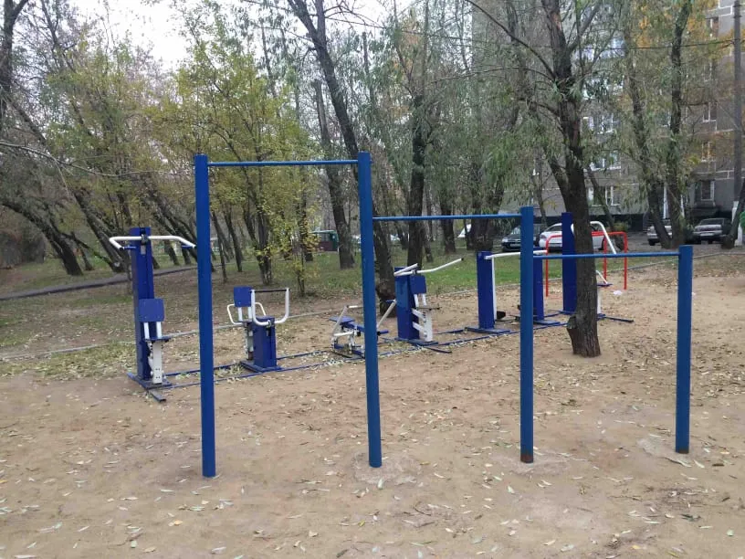 Bare paralele la Calisthenics Park at Шипиловская улица, Москва #wp2830 – fotografia 2 din 3