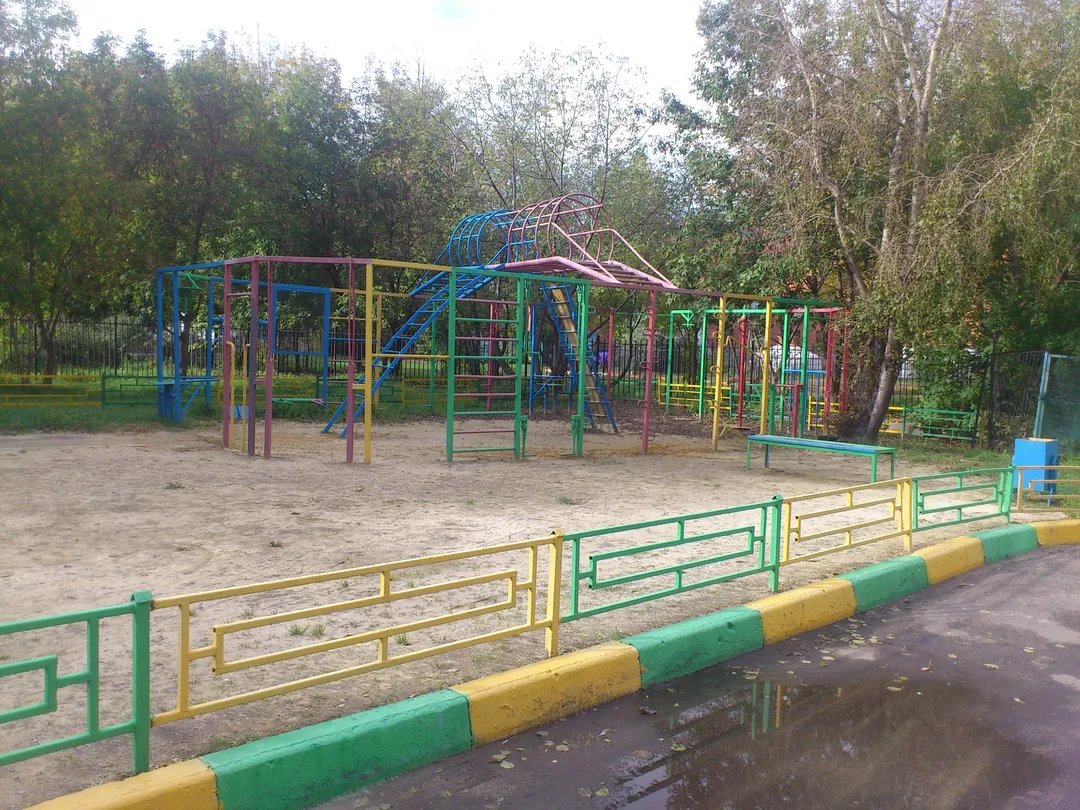 Бруси на майданчику Calisthenics Park at Авиамоторная улица, Москва #wp2832 – фото 2 з 3