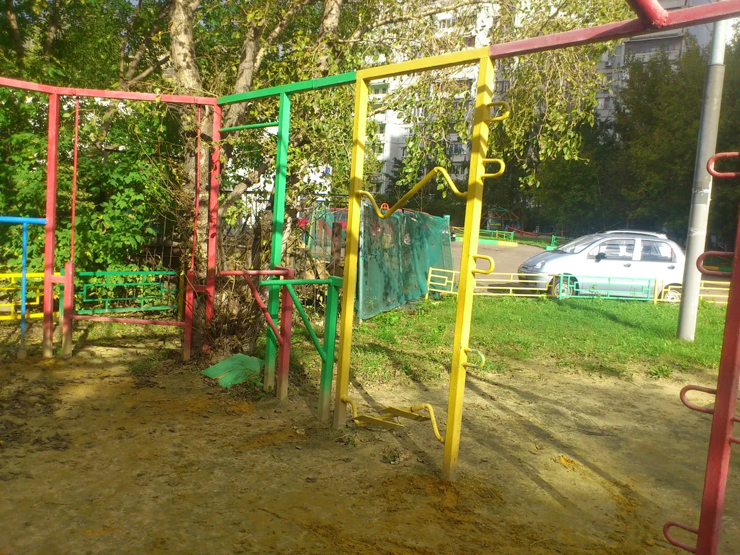Турнік на майданчику Calisthenics Park at Авиамоторная улица, Москва #wp2832 – фото 1 з 3