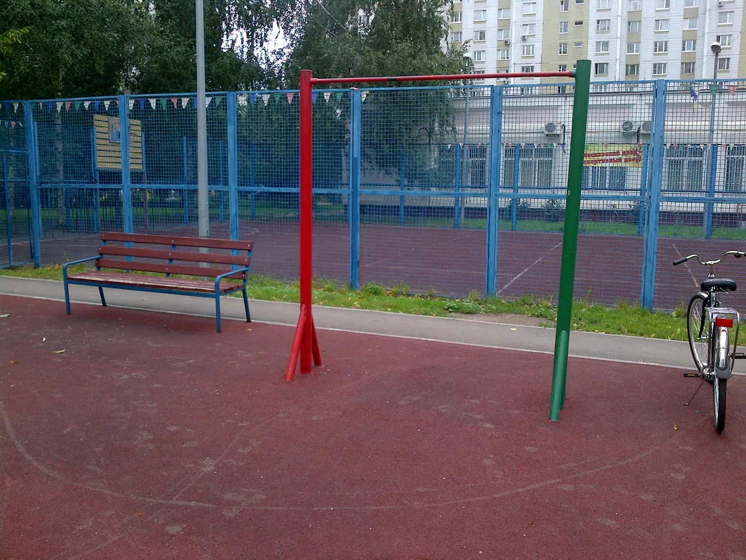 Parallele presso Calisthenics Park at улица Светланова, Москва #wp2834 – foto 2 di 3