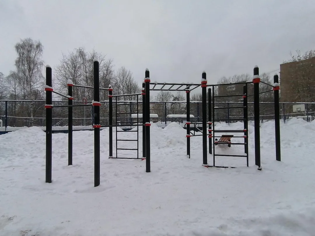 Pull Up Bar at Calisthenics Park at Дачная улица, Красногорск – photo 1 of 5