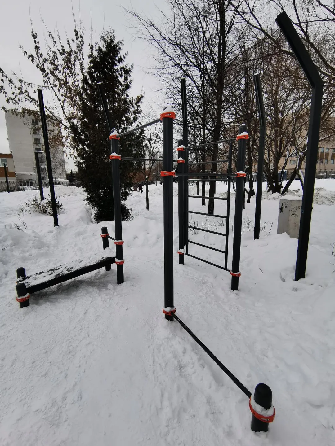 Шведська стінка на майданчику Calisthenics Park at Костромская улица, Москва #wp2846 – фото 3 з 5