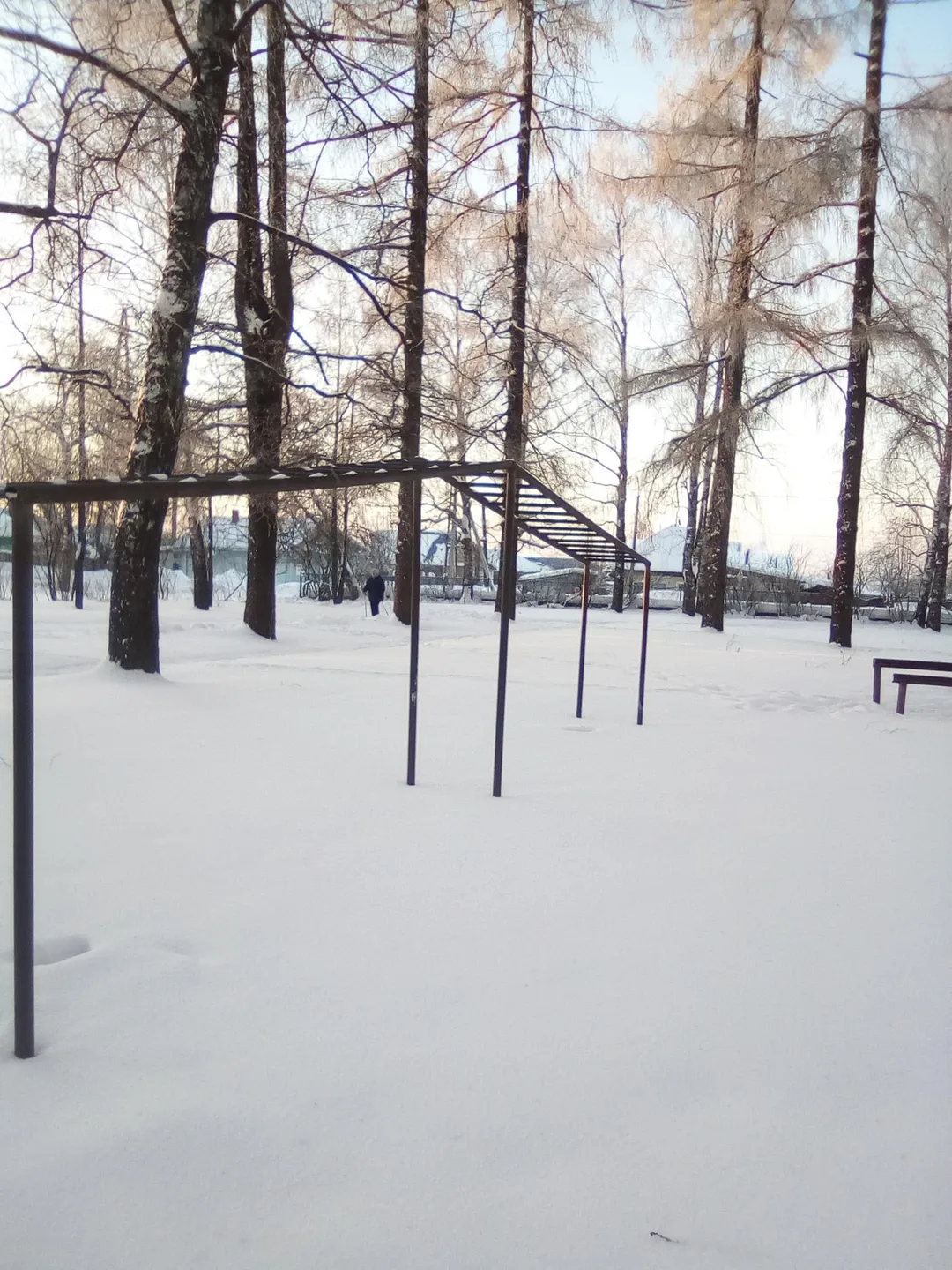 Sbarra per trazioni presso Calisthenics Park at улица Карла Либкнехта, Советск – foto 8 di 9