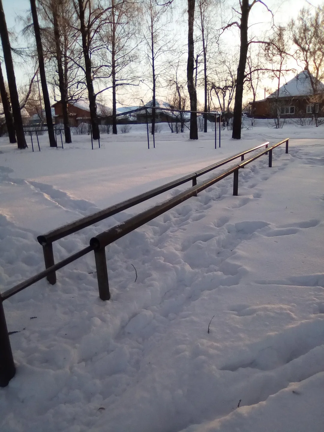 Parallele presso Calisthenics Park at улица Карла Либкнехта, Советск – foto 3 di 9