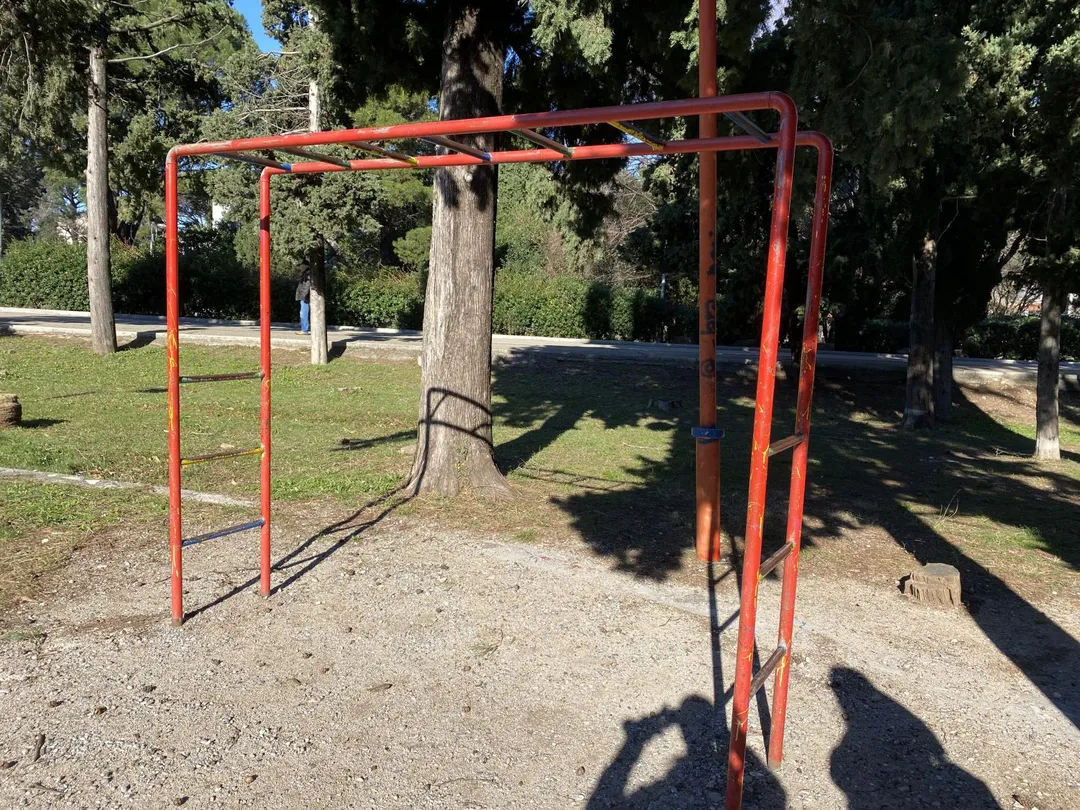 Monkey Bars at Calisthenics Park at ulica maršala Tita, Bar #wp2852 – photo 2 of 2