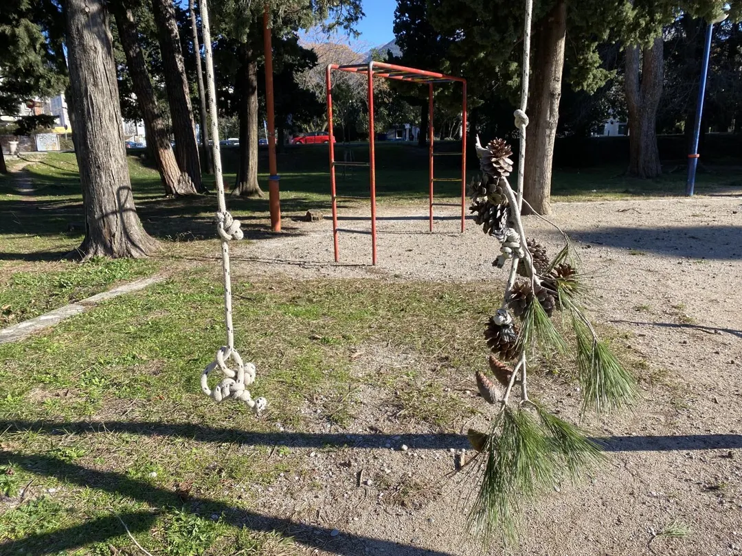 Push Up Bar at Calisthenics Park at ulica maršala Tita, Bar #wp2852 – photo 1 of 2